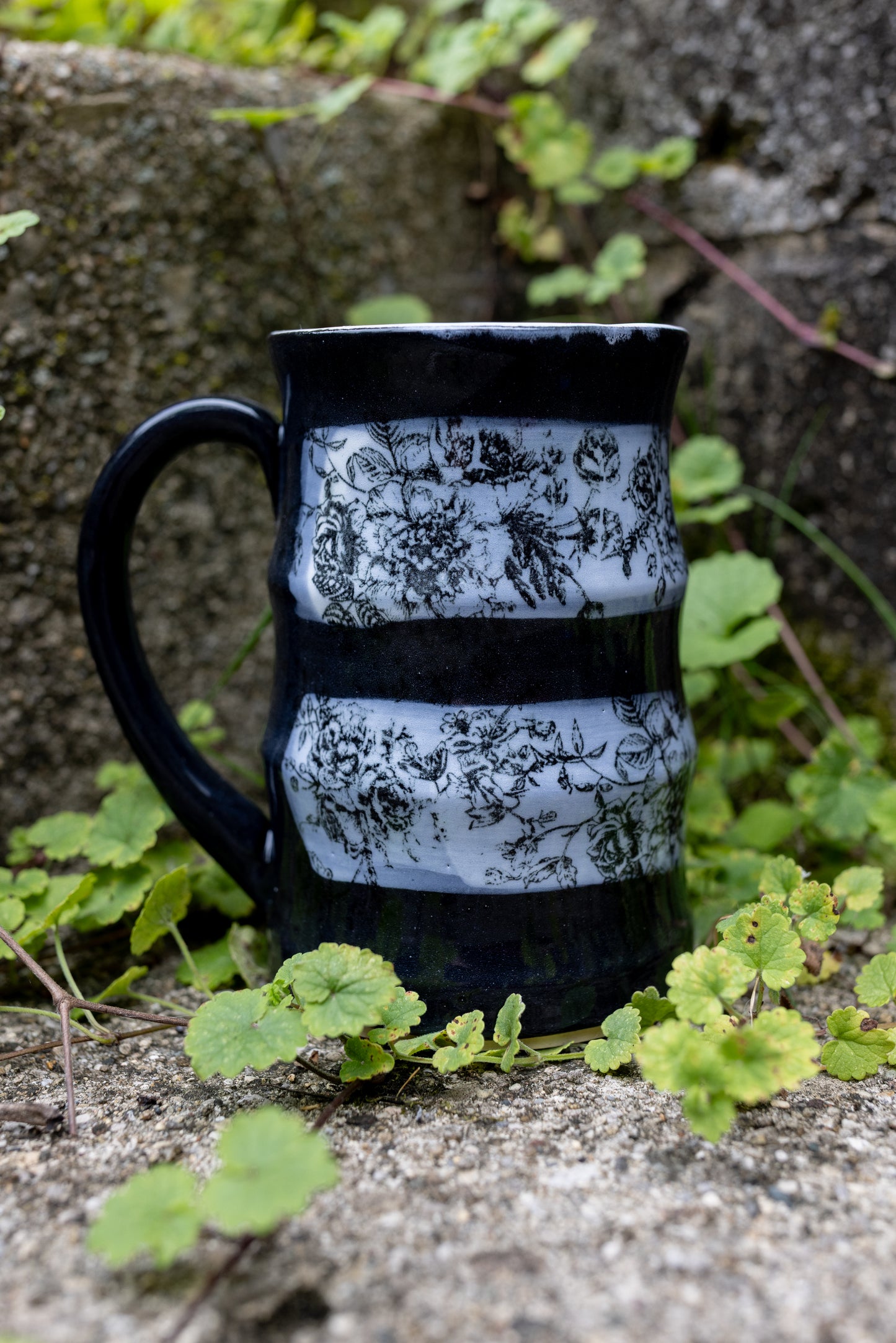 Midnight Bloom Mug – 16oz