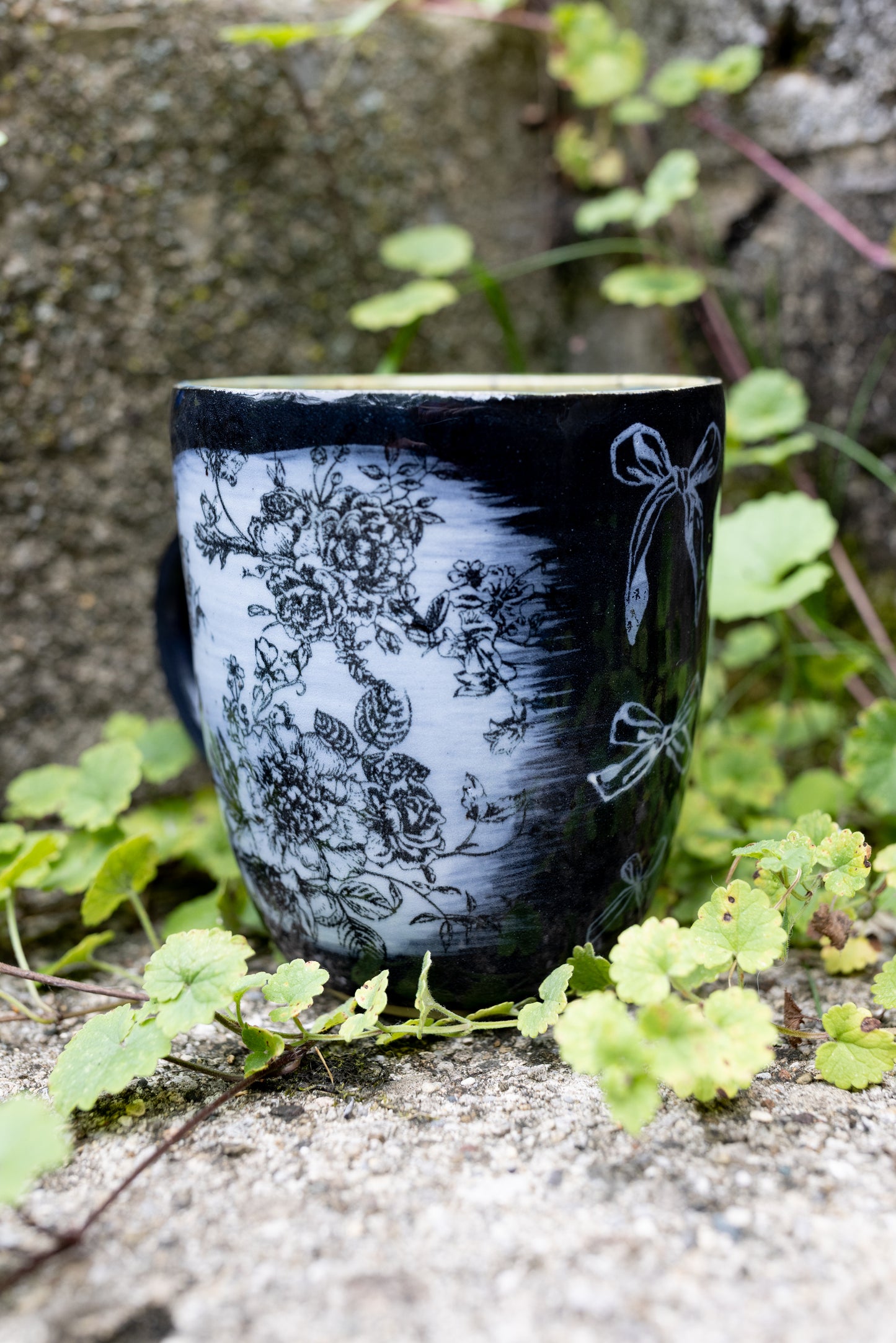 Midnight Bloom Mug – 12oz