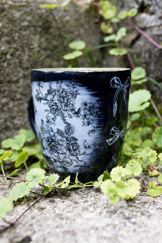 Midnight Bloom Mug – 12oz
